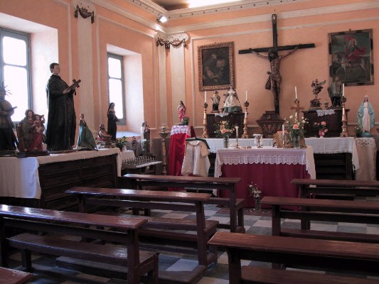 Chiesa di San Giuseppe Calasanzio - gli addobbi conservati in una sala per restauro della chiesa
