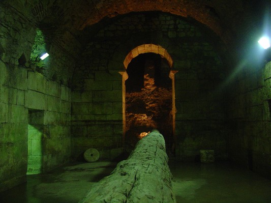 Spalato - Palazzo di Diocleziano - sotterranei