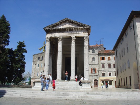 Pola - Tempio di Augusto