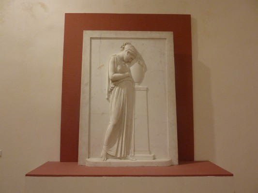 Palazzo Aiutamicristo -  Stele funeraria del CANOVA