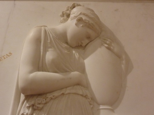 Palazzo Aiutamicristo -  Stele funeraria del CANOVA - particolare