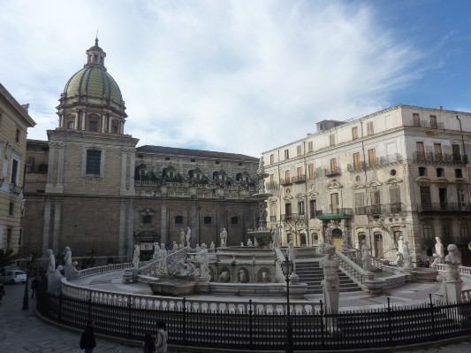 Piazza Pretoria (o della Vergogna)