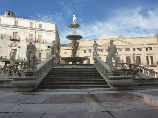 Piazza Pretoria (o della Vergogna) - Fontana