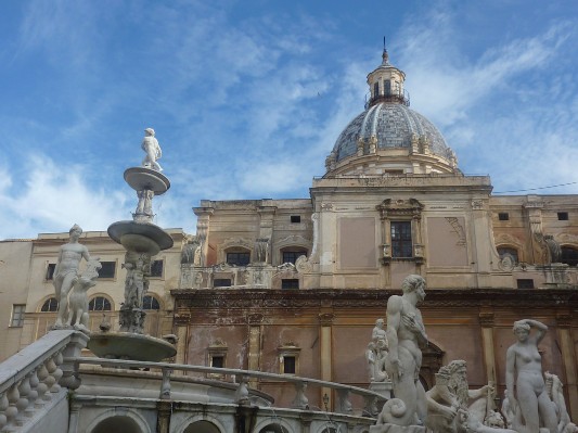 Piazza Pretoria (o della Vergogna)