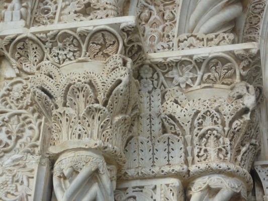 Cattedrale - particolare delle colonne