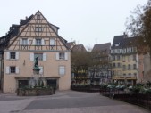 Colmar - La Fontaine Schwendi e la statue  de Lazare Von Schwendi