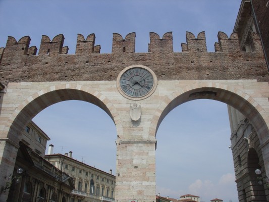 Verona - Archi di ingresso a Piazza Bra