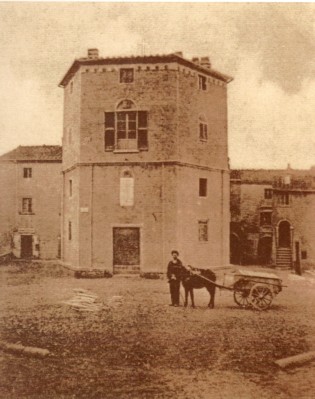 Castagneto - Chiesa di  S. Sebastiano (anni '20) - abbattuta nel 1928 per consentire le adunate