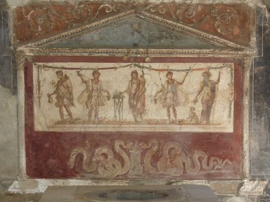 Pompei - i numi protettori di un negozio